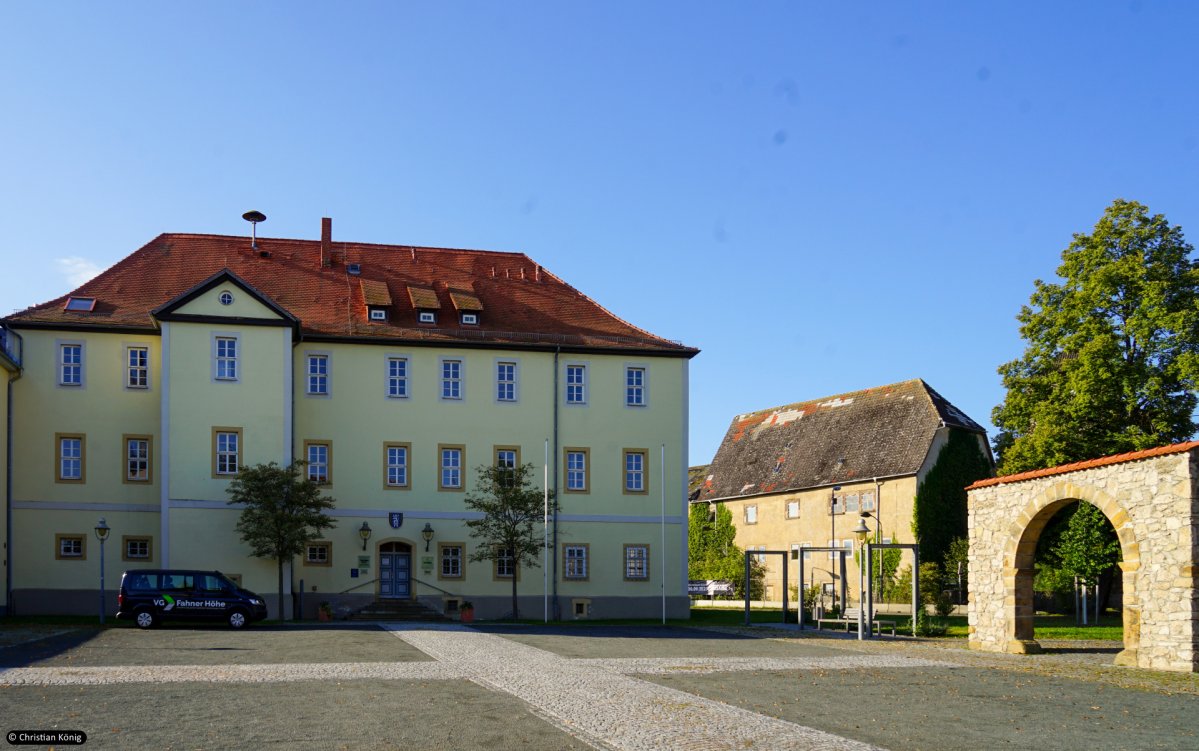 Ansicht des Rathauses der VG Fahner Höhe in Tonna