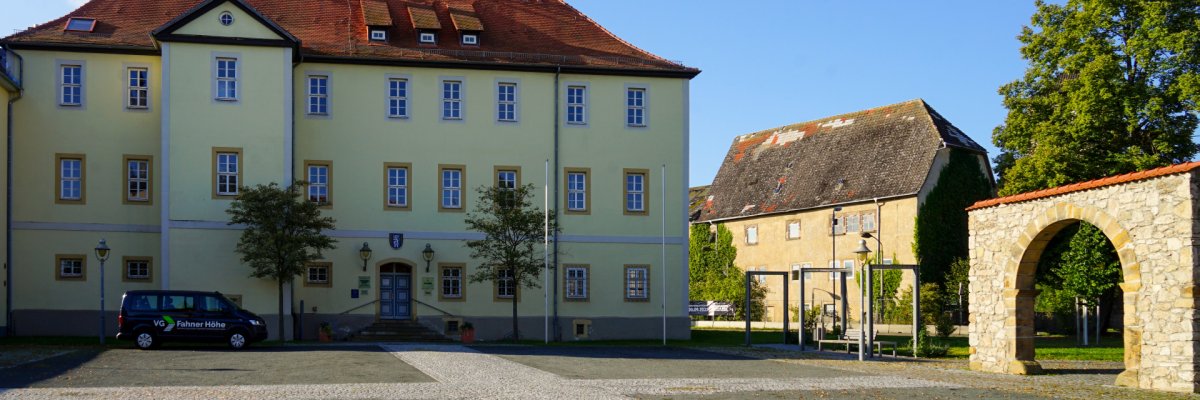 Ansicht des Rathauses der VG Fahner Höhe in Tonna