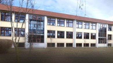 Foto der Außenansicht der Gesamtschule Tonna